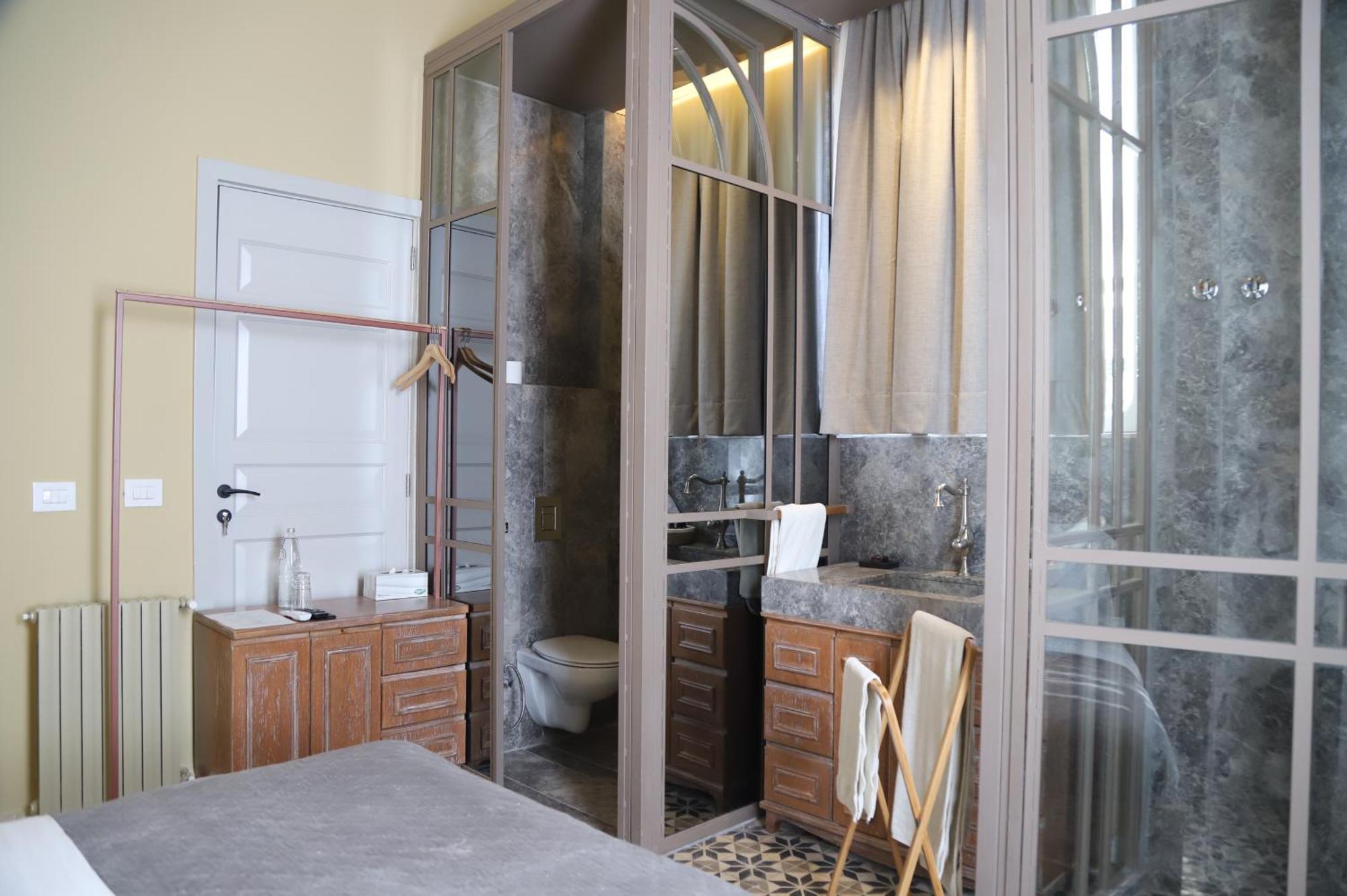 Lost Gemmayzeh Hotel 3*
